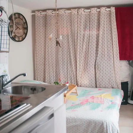 Appartamento Studio With Terrace Close To The Grands Boulevards Parigi
